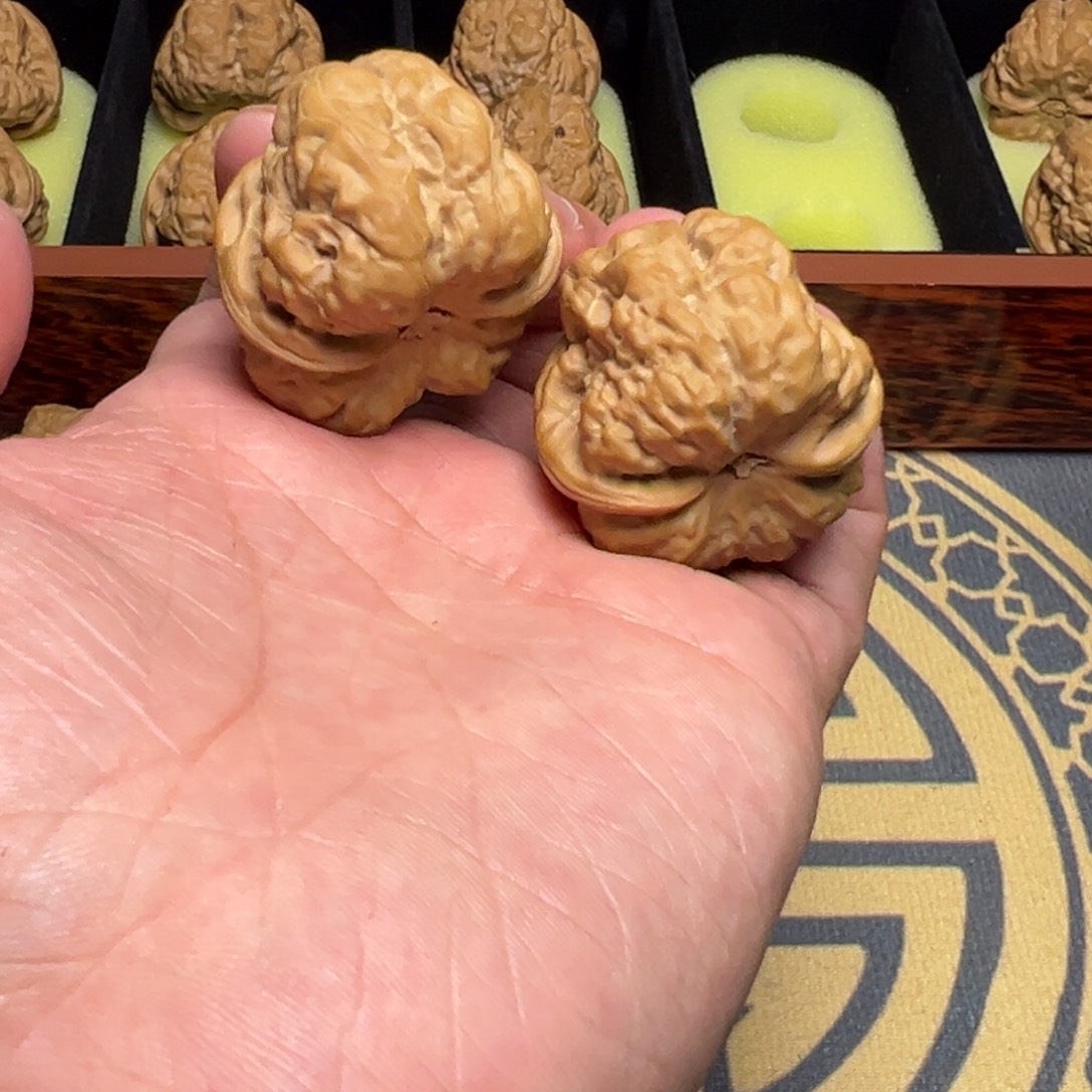 文玩核桃把件蛤蟆头