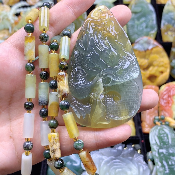 岫玉挂坠未镶嵌塍****行