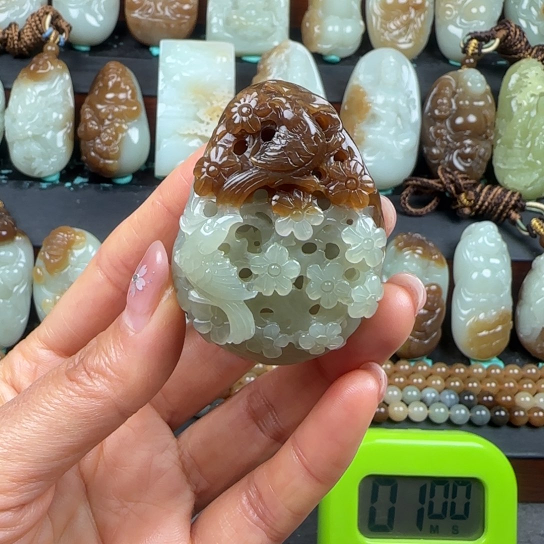 Q***u和田玉未镶嵌挂件