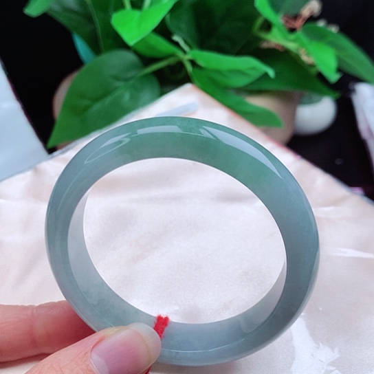 翡翠手镯未镶嵌       正圈54 半山水