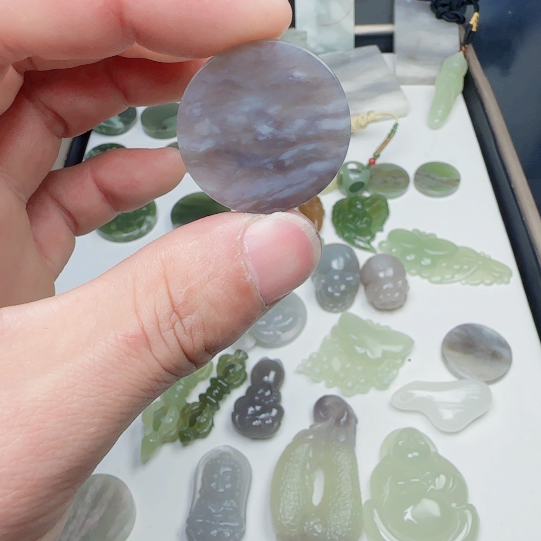 和田玉颈饰未镶嵌木**生