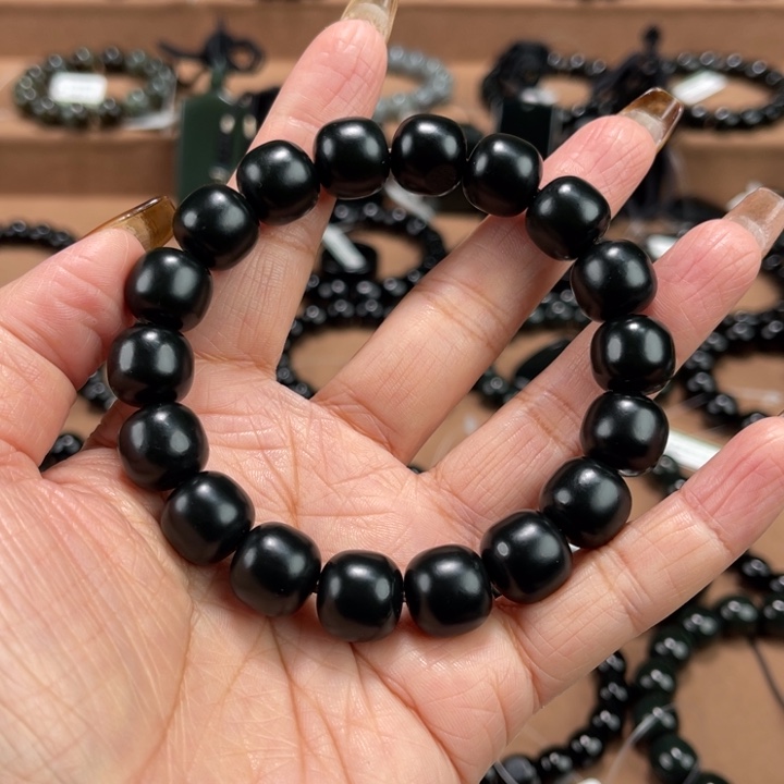 等***来和田玉未镶嵌手链13柔光细