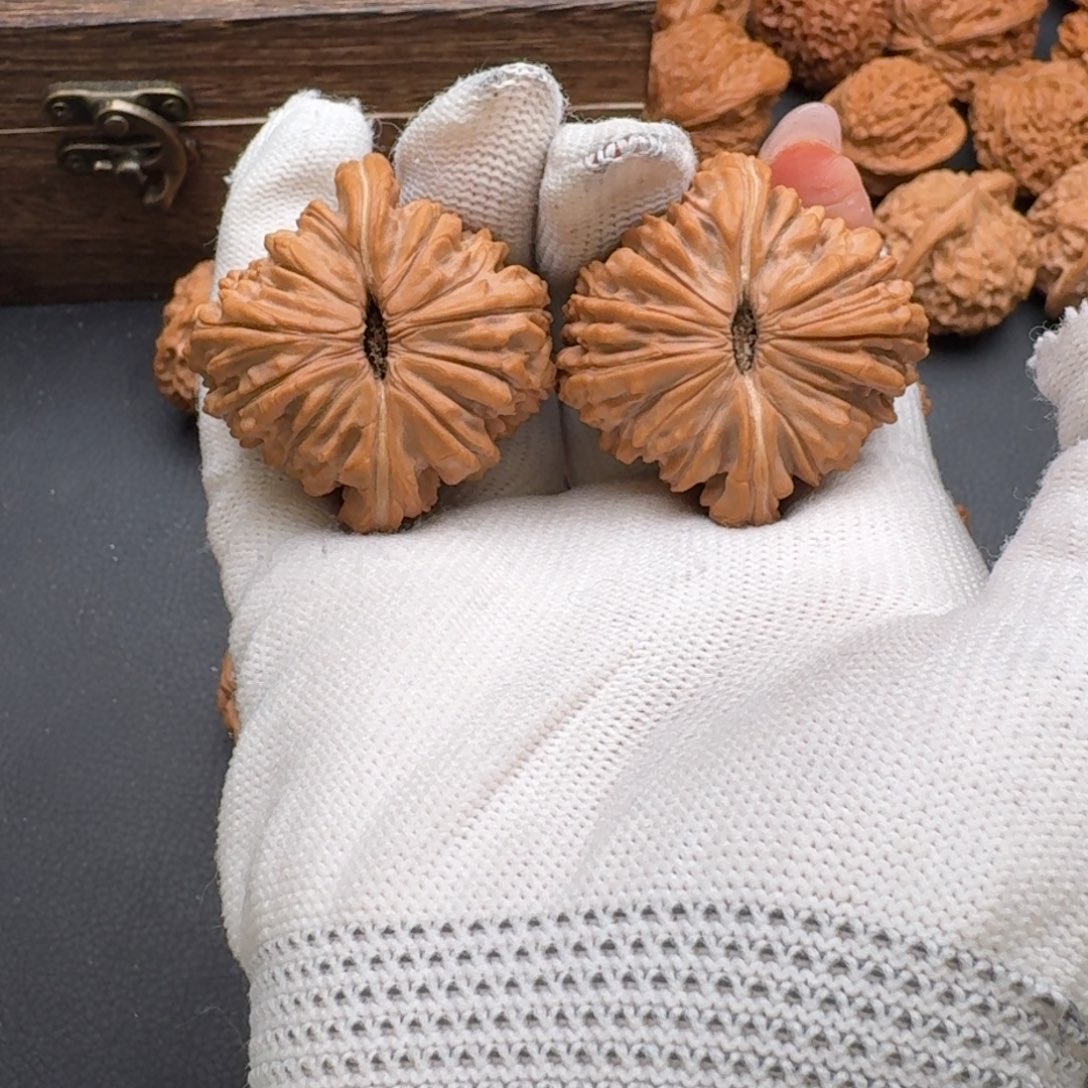 文玩核桃吊坠44楼子4321