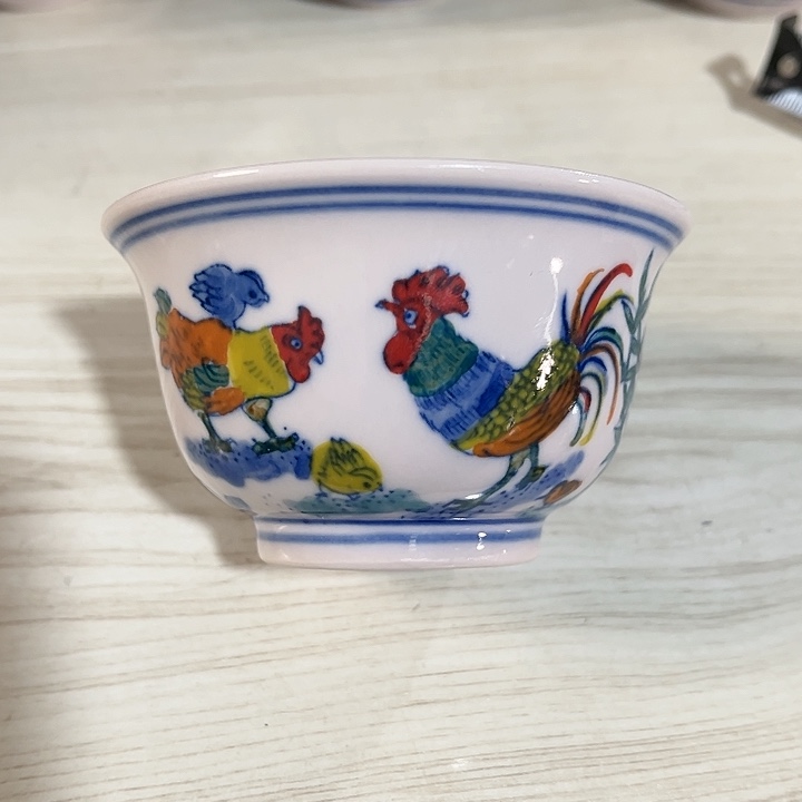 瓷片景德镇陶瓷杯子。红。