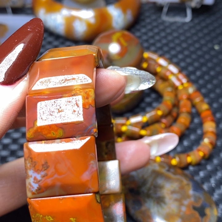 玛瑙/玉髓颈饰未镶嵌君*