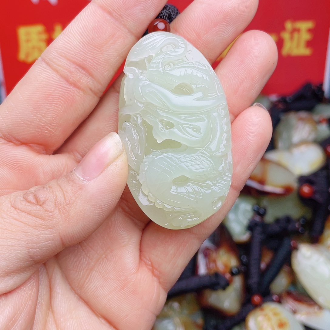 和田玉颈饰未镶嵌