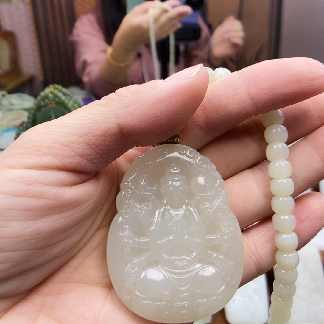 颈饰未镶嵌和田玉
