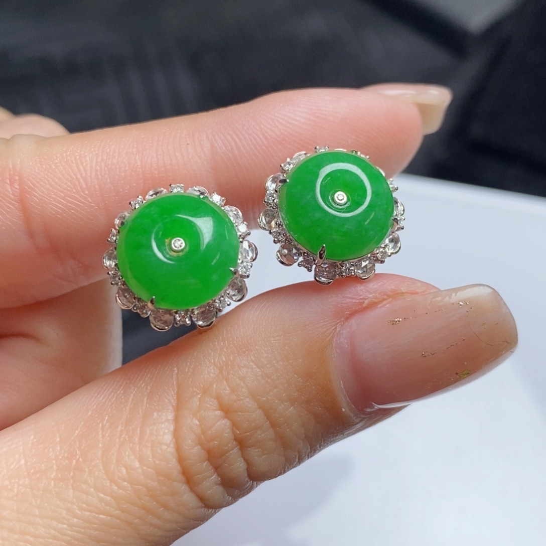 翡翠18K金镶嵌耳饰小扣子耳包