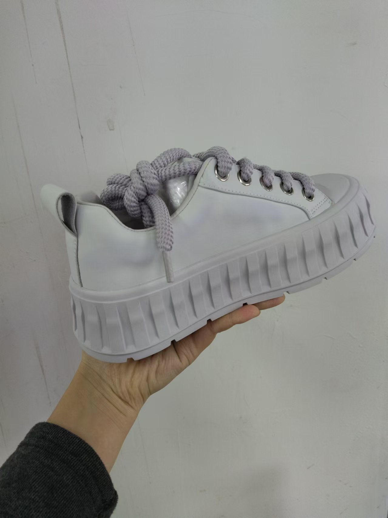 女士时尚休闲运动鞋