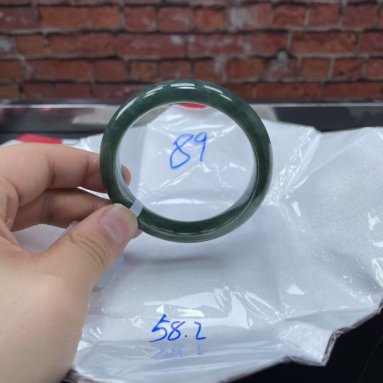 毛货手镯需精细抛光/89
