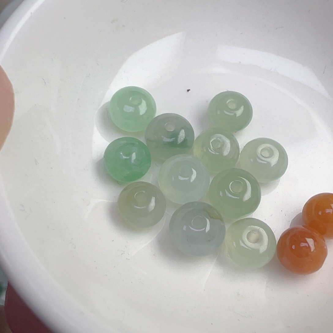 翡翠散珠卡8鼓珠一颗