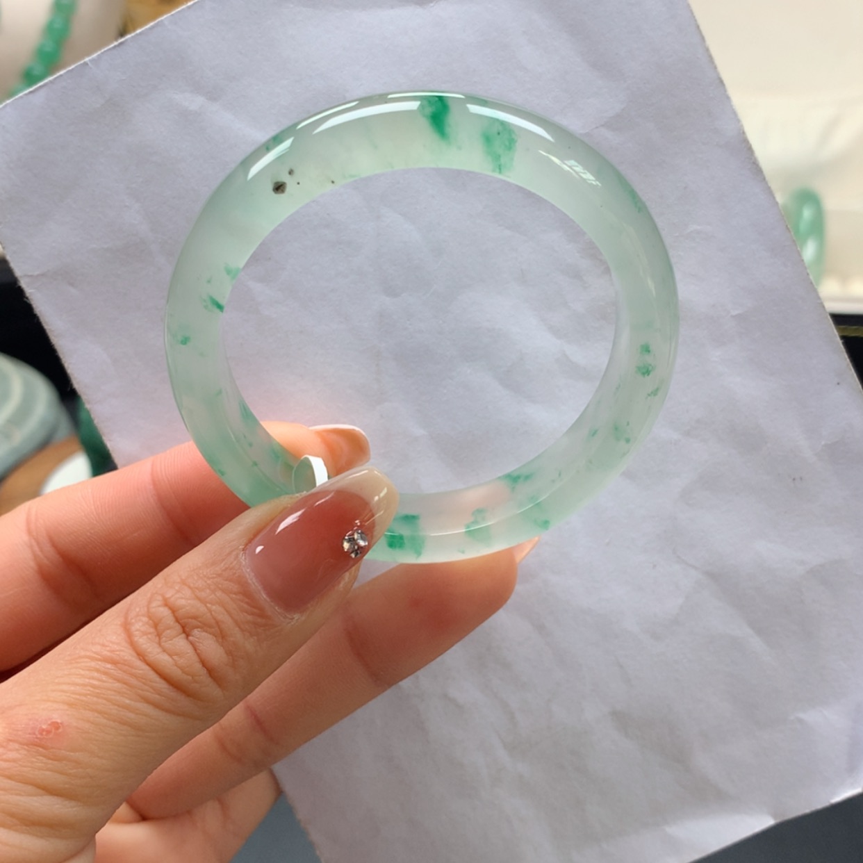 【闪购商品】石英质玉手镯未镶嵌古****鹤