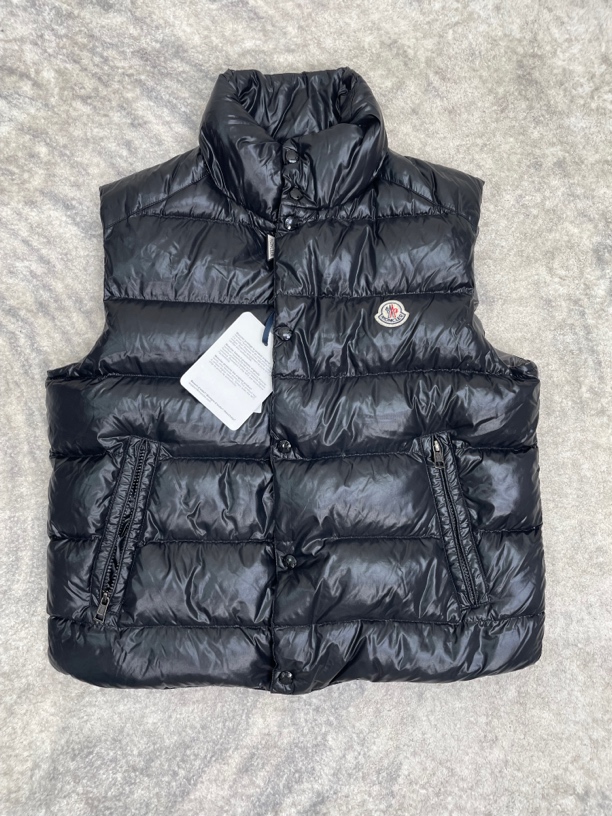 99新 MONCLER TIB 黑色亮面马甲  2码 1191