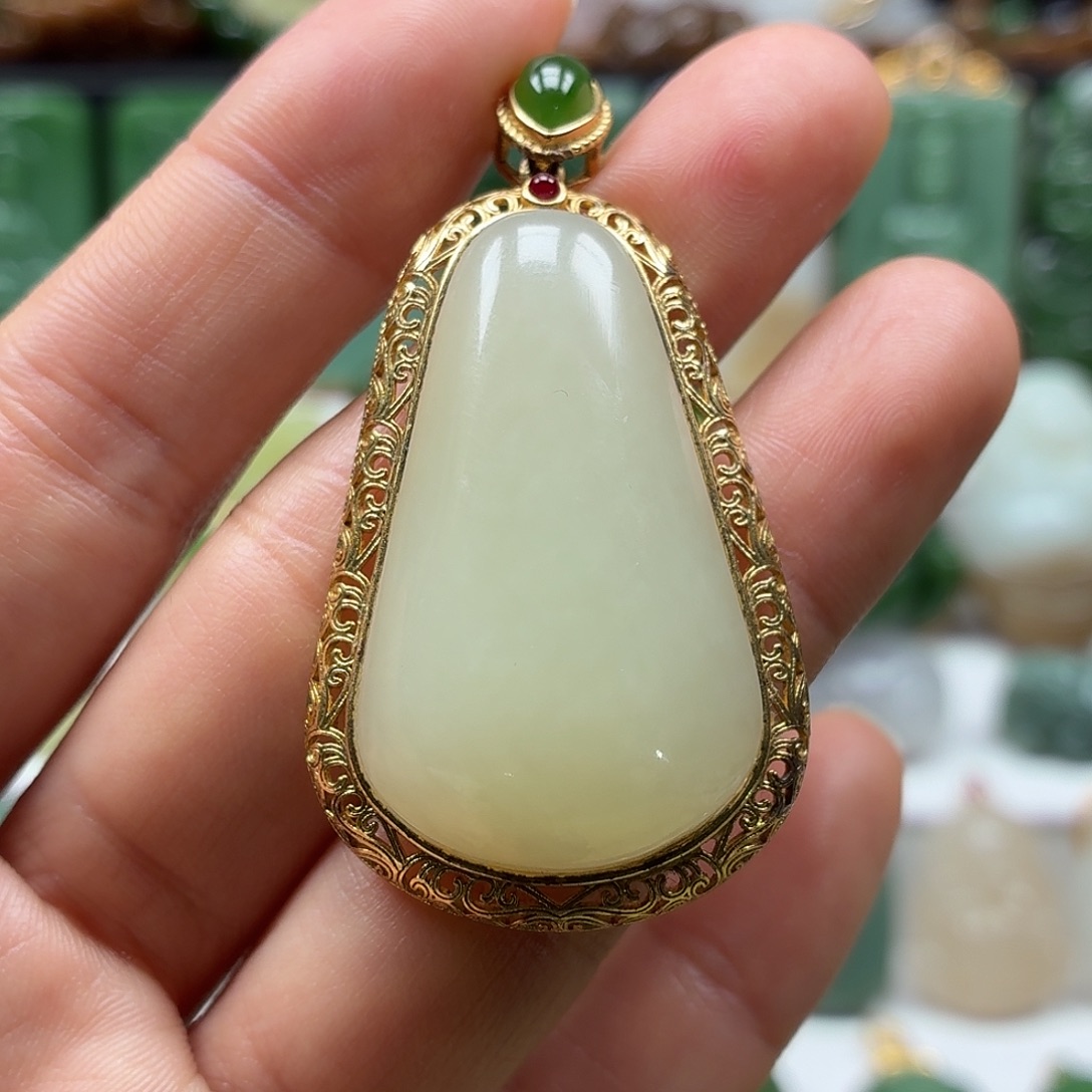 和田玉未镶嵌颈饰