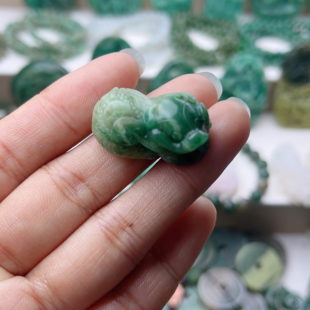 独山玉挂件未镶嵌