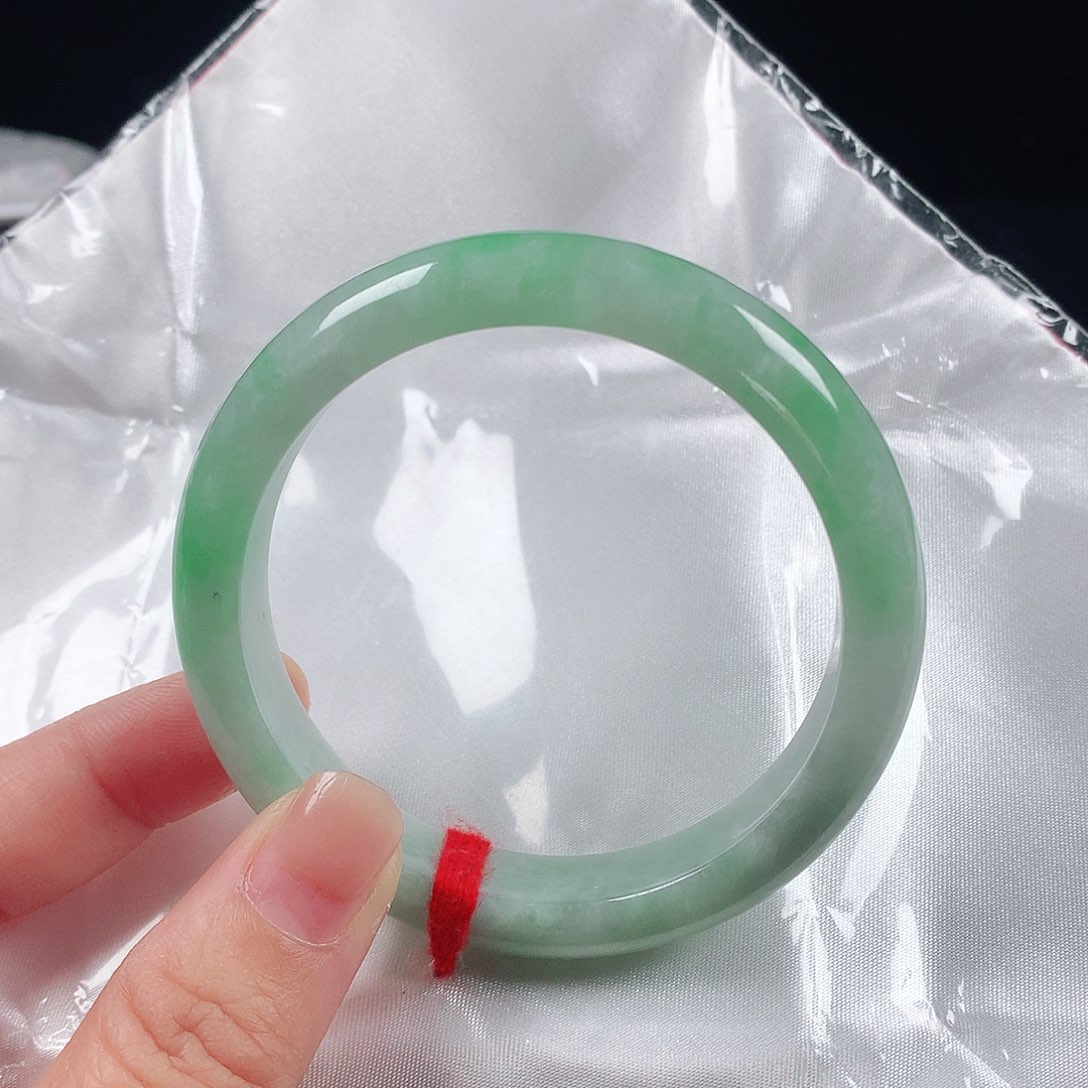 翡翠手镯未镶嵌57圈2045
