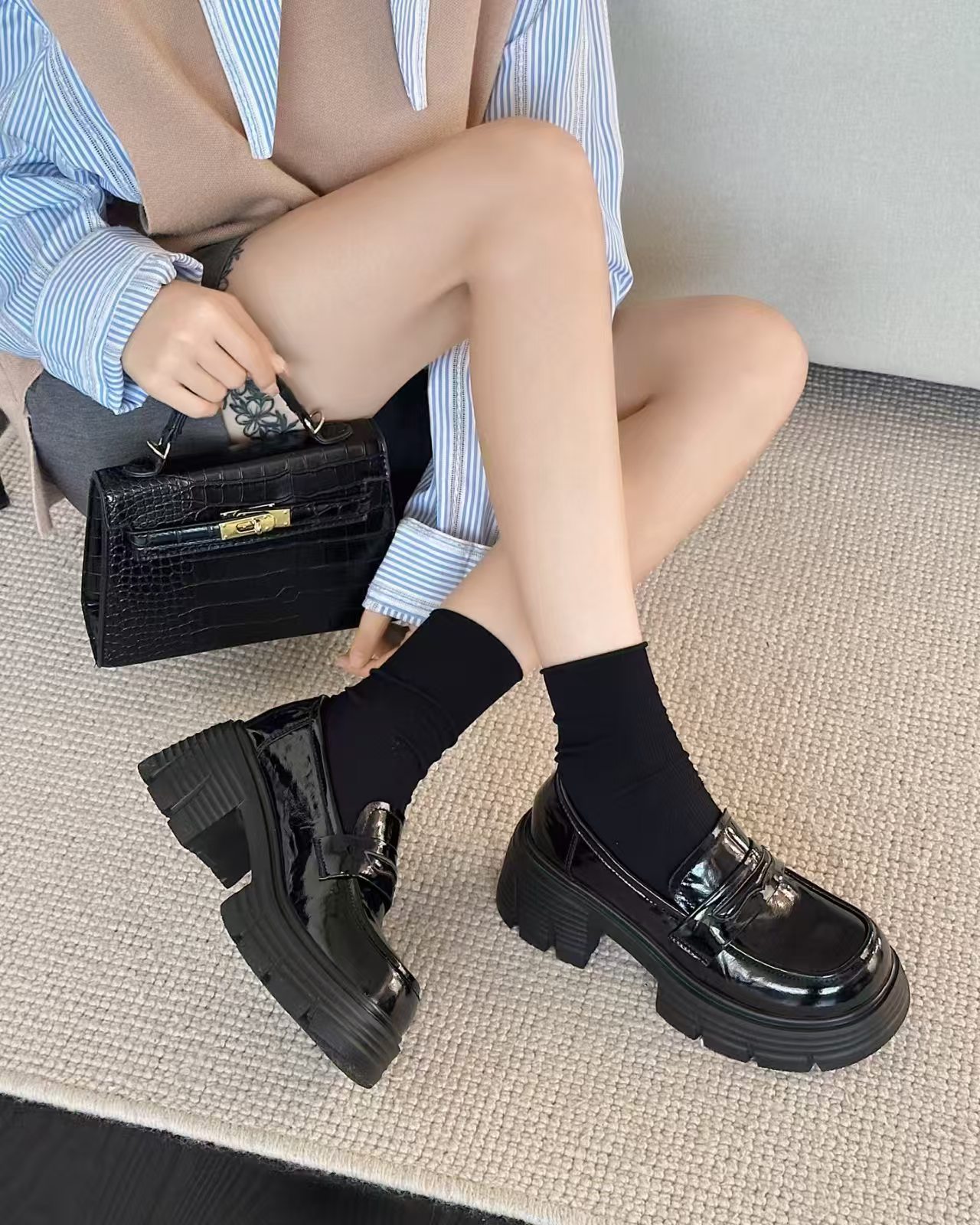 欧维思鞋包防滑新款中口中跟休闲风乐福鞋黑色时尚粗跟休闲秋季