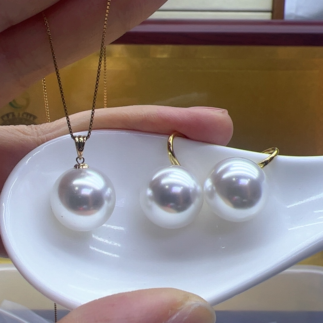 淡水珍珠吊坠(赠链)18K金镶嵌