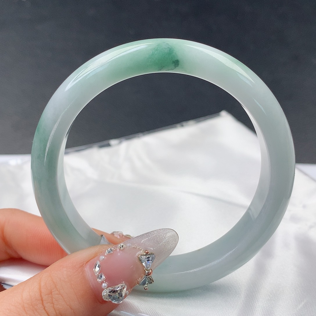 翡翠手镯未镶嵌0027正58