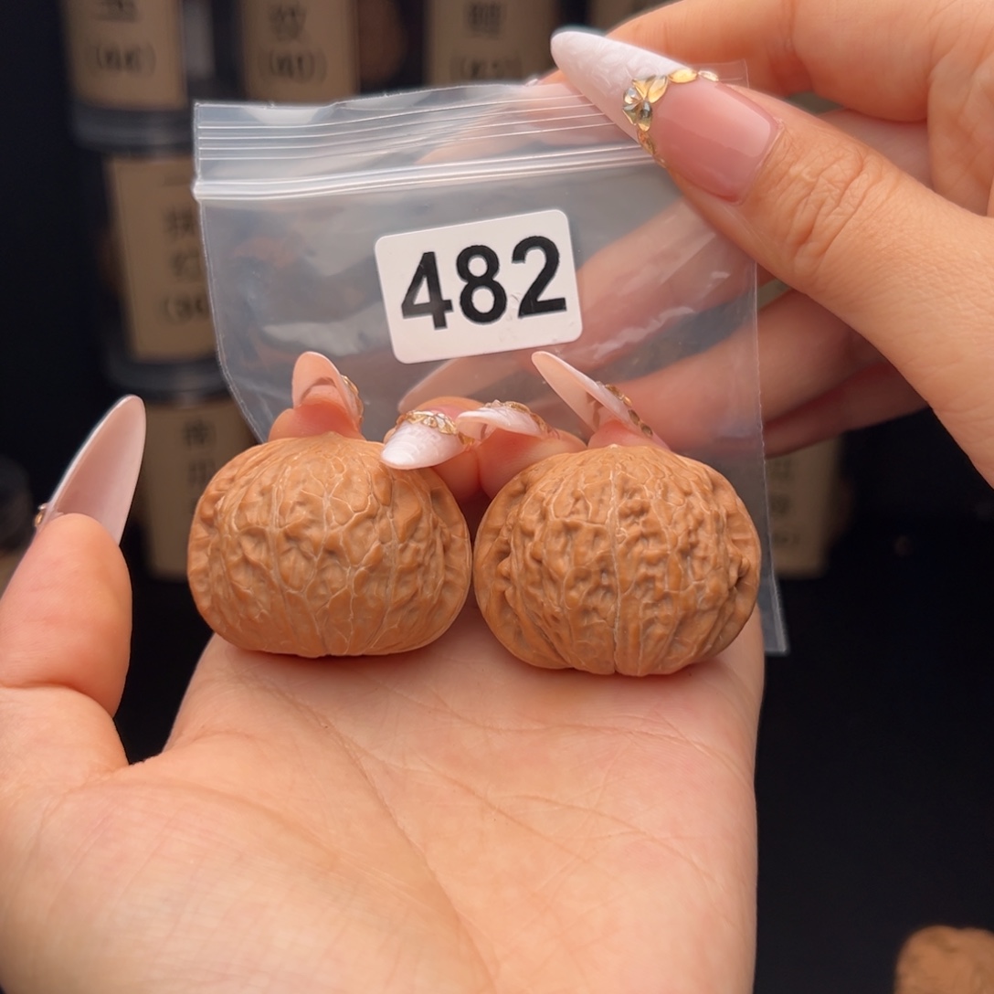 V***P吊坠文玩核桃铁锤