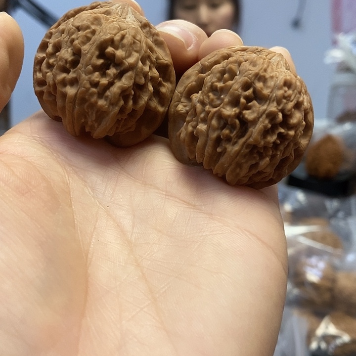 文玩核桃把件37满天星红皮