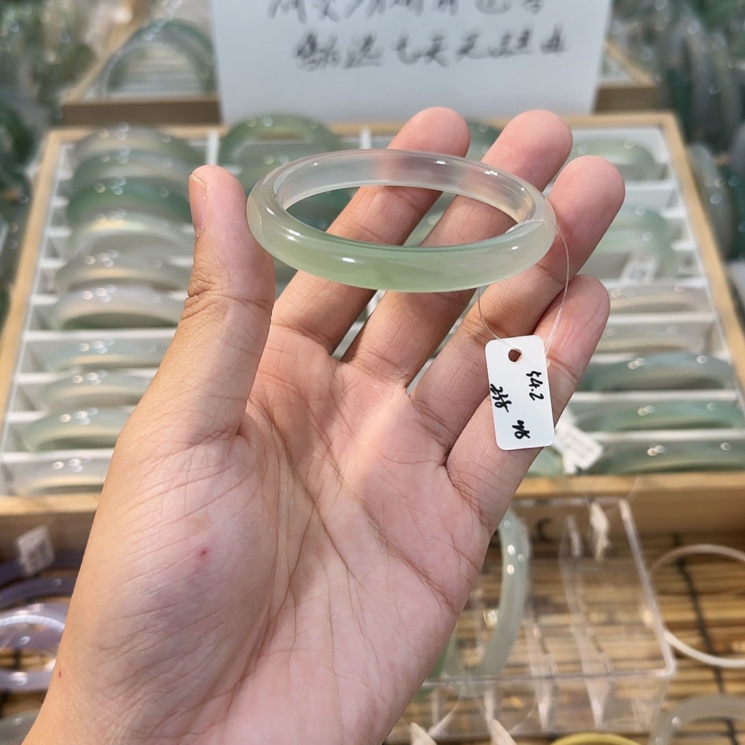 玛瑙/玉髓未镶嵌手镯圈口54.2
