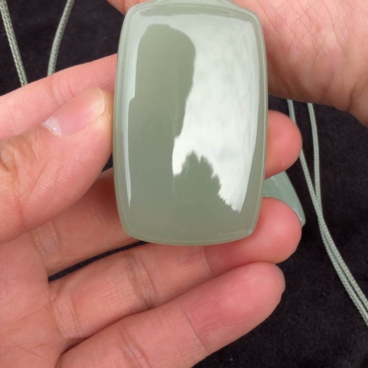 笑****和田玉未镶嵌颈饰