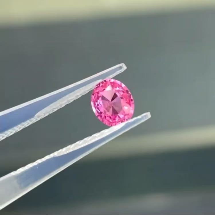 天然无烧蓝宝石 0.64克拉