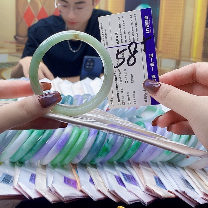 翡翠未镶嵌手镯qi