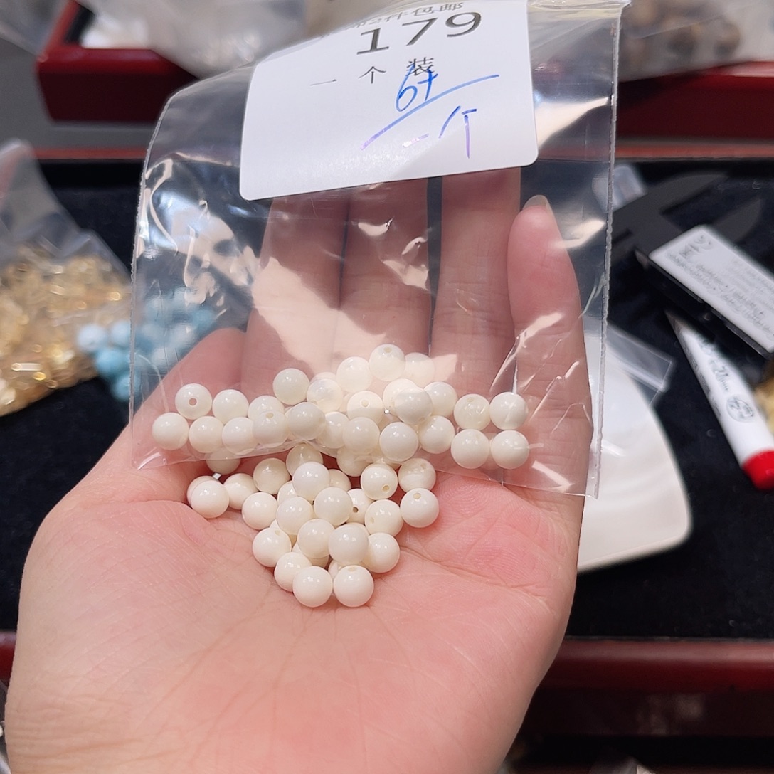 珠宝半成品未镶嵌水晶179 。     