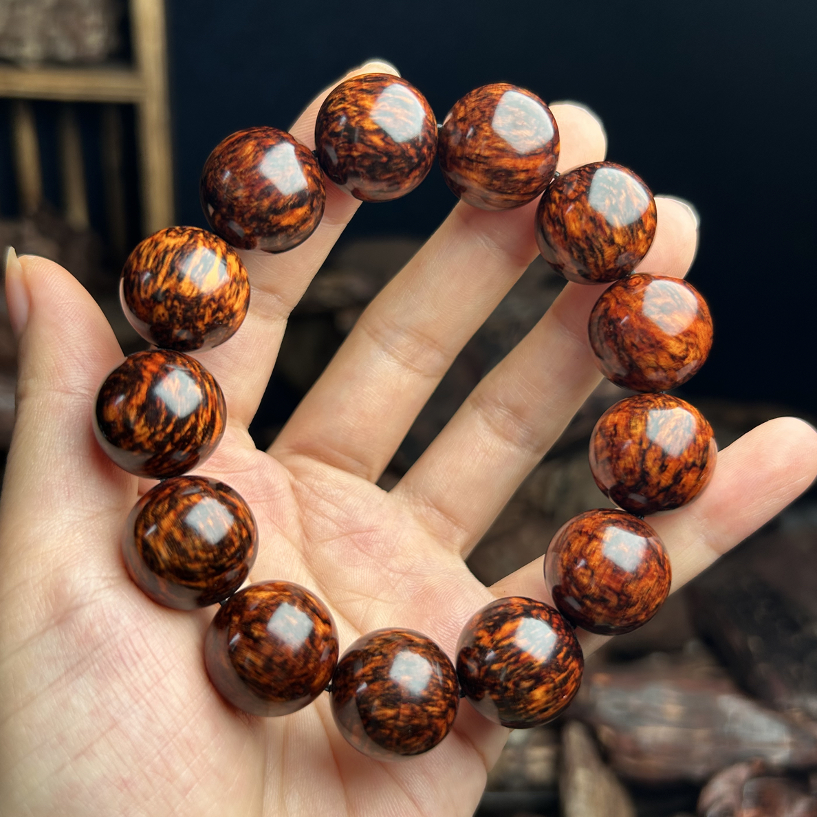 红降土埋树芯油黑油玉化1.8珠子火焰纹48克