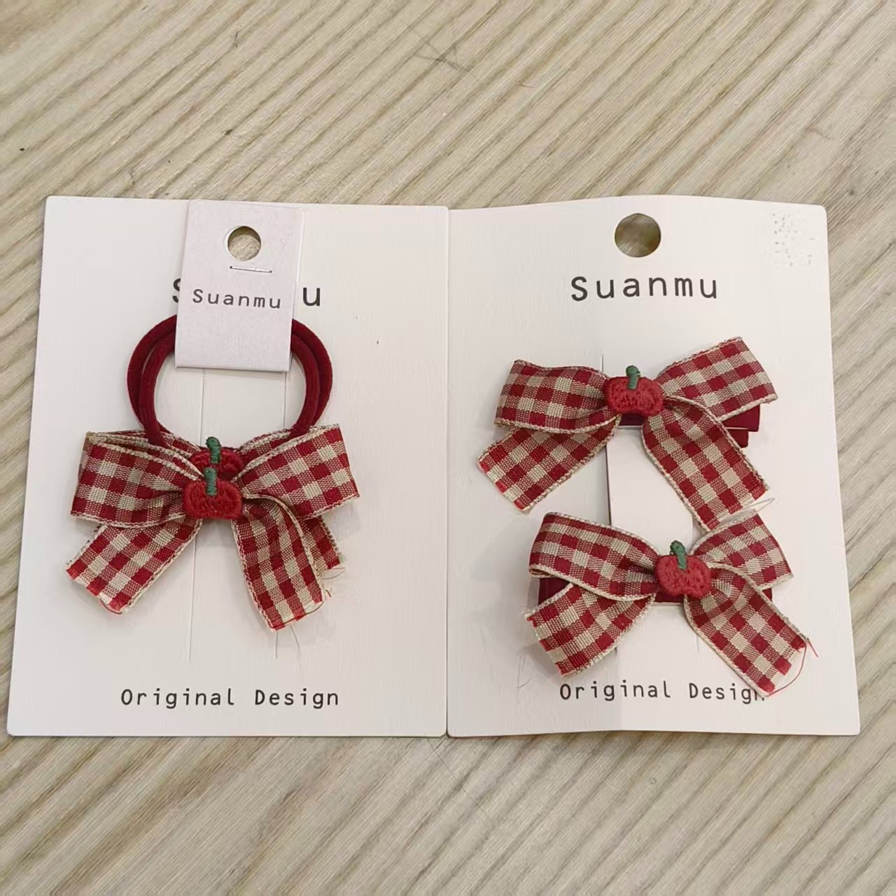 蝴蝶结苹果发绳+蝴蝶结苹果发夹各一卡