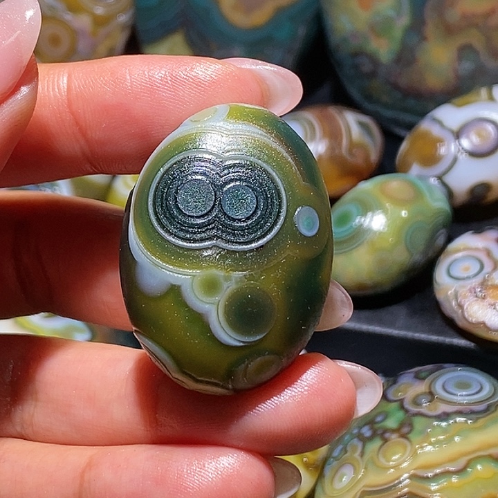 玛瑙/玉髓未镶嵌珠宝奇石