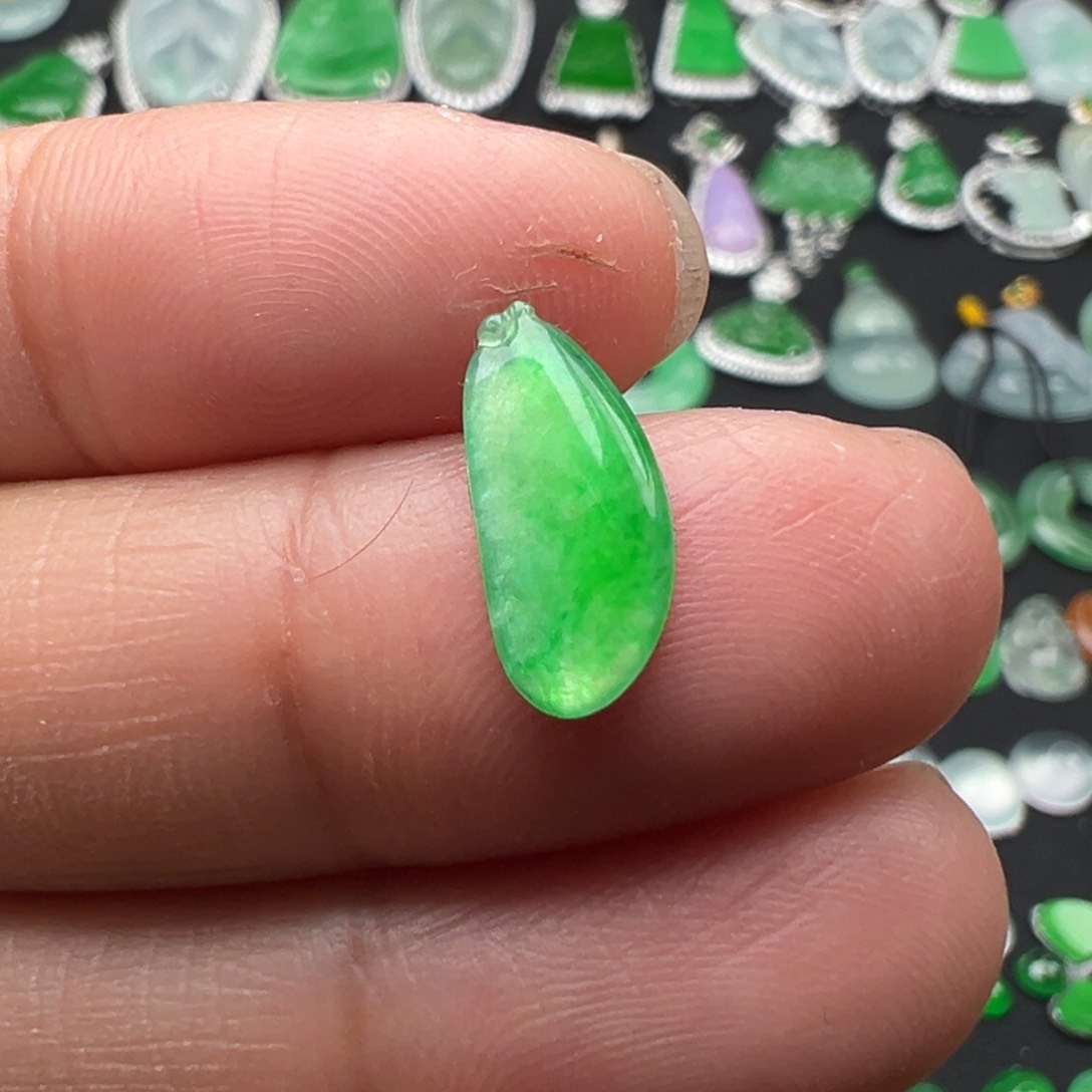 翡翠颈饰未镶嵌瓜13.2