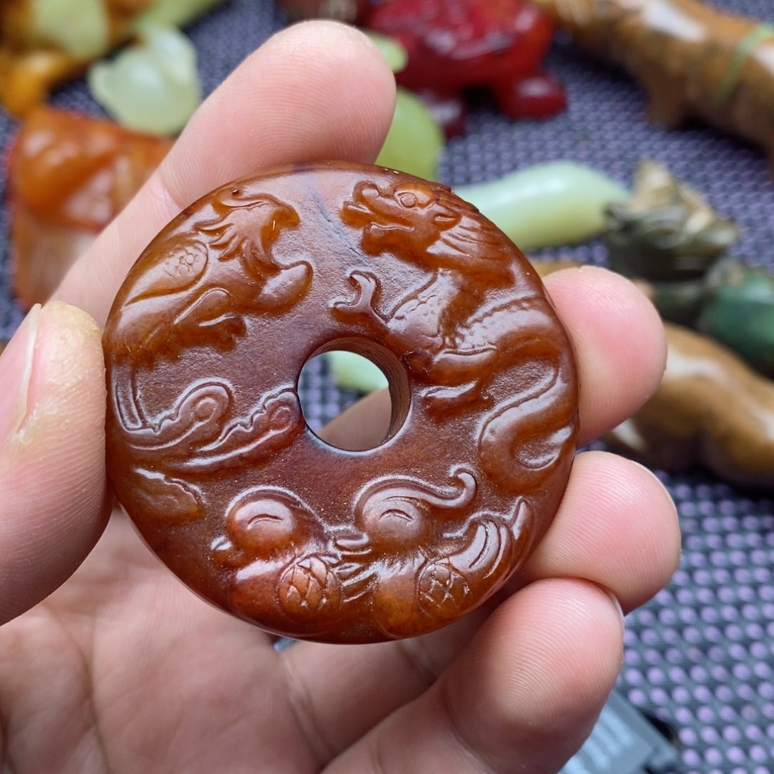 蛇纹石玉颈饰足银镀金镶嵌