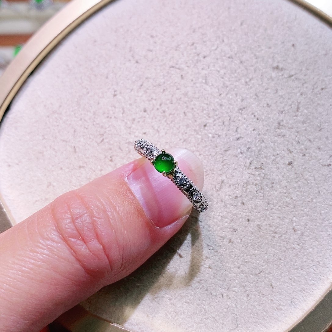 【闪购商品】翡翠挂件未镶嵌裸石