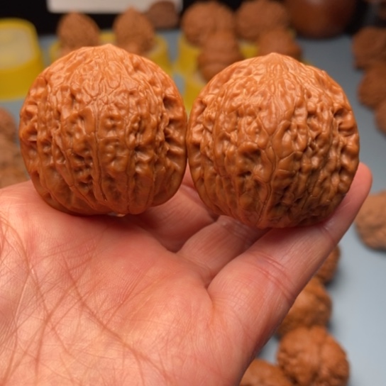 文玩核桃吊坠铁锤原桩38 37。39.5克