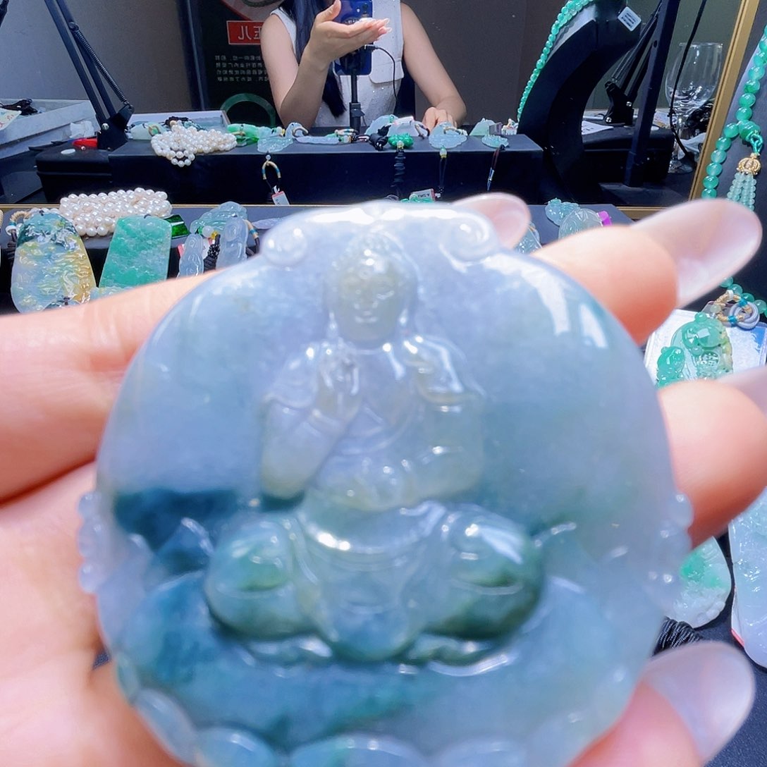 颈饰未镶嵌翡翠一