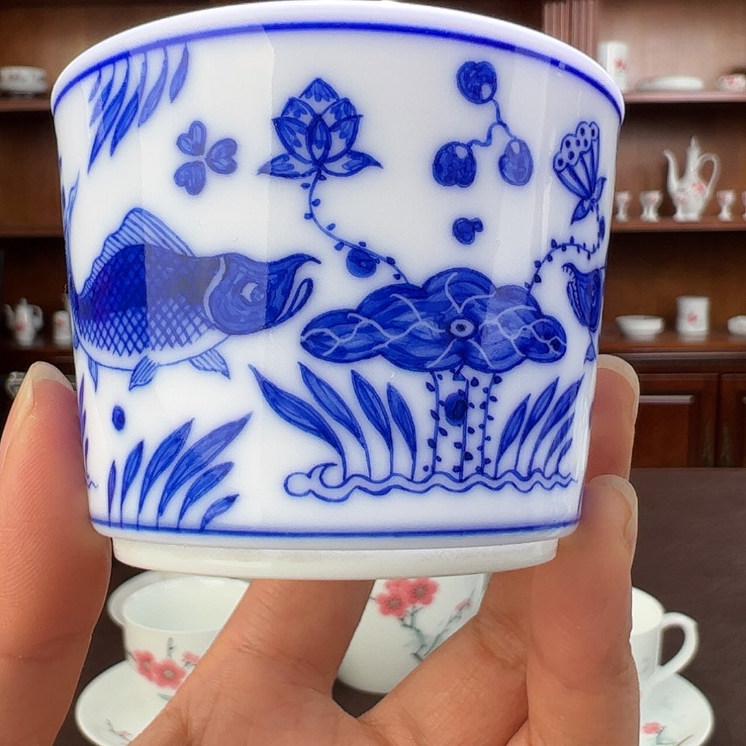 瓷柴窑 青花鱼藻纹书卷杯