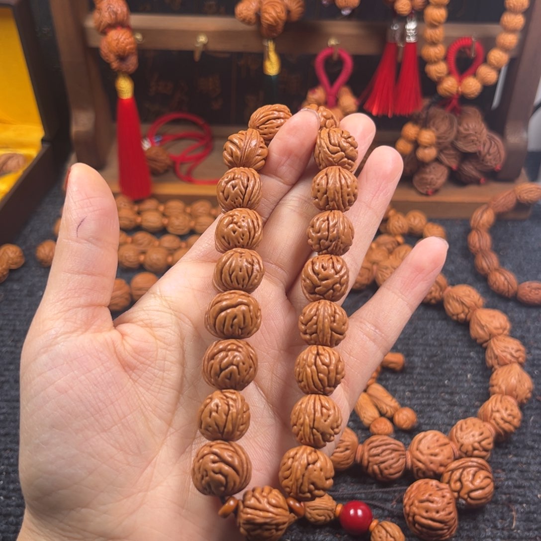 九***宪桃核吊坠桃枭手持L5