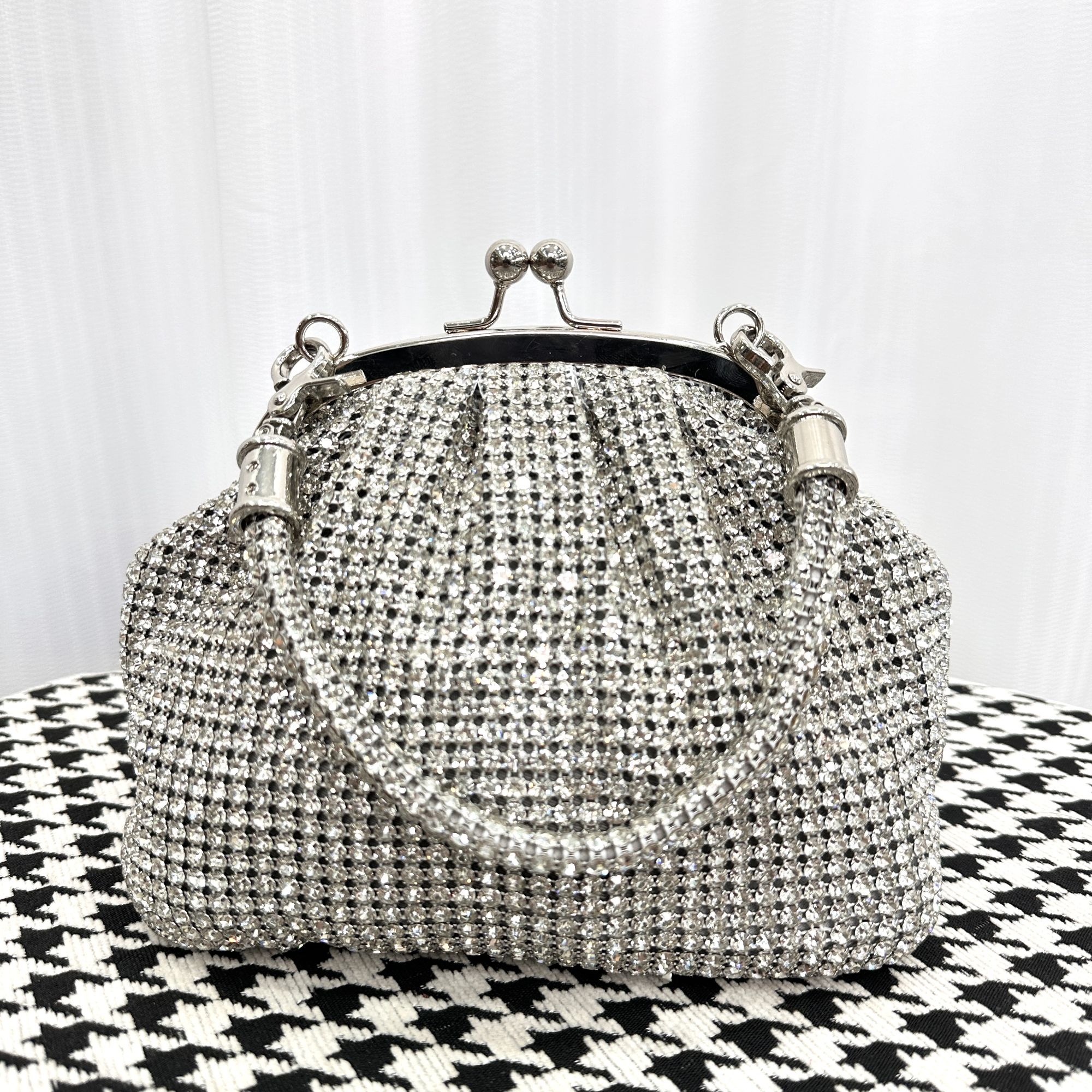 新款福袋晚装包高端新款晚宴包百搭时尚女士重工宴会斜跨晚装包