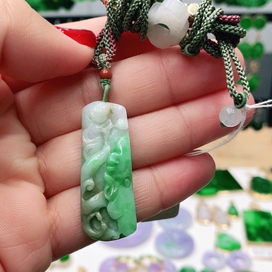 翡翠颈饰未镶嵌挂件