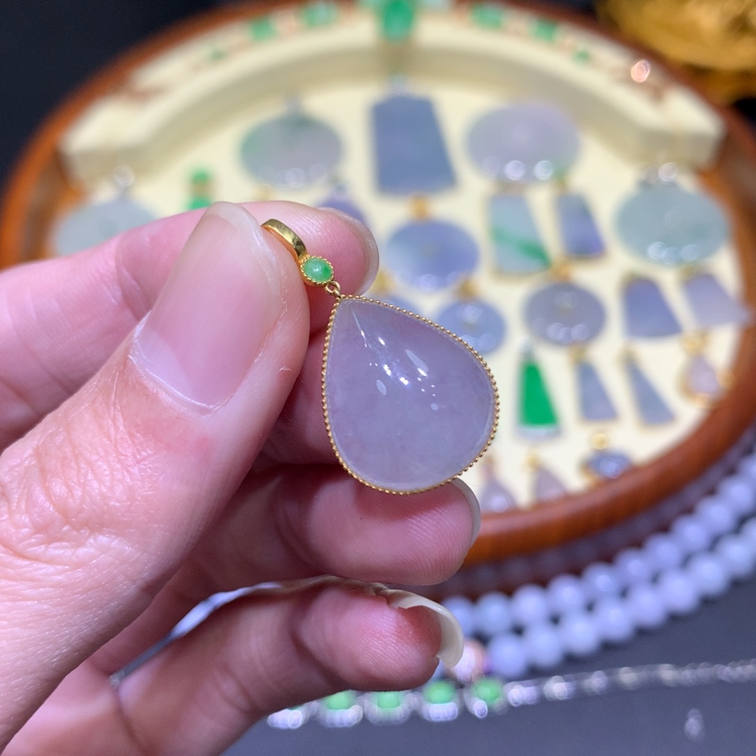 翡翠吊坠(不含链)18K金镶嵌