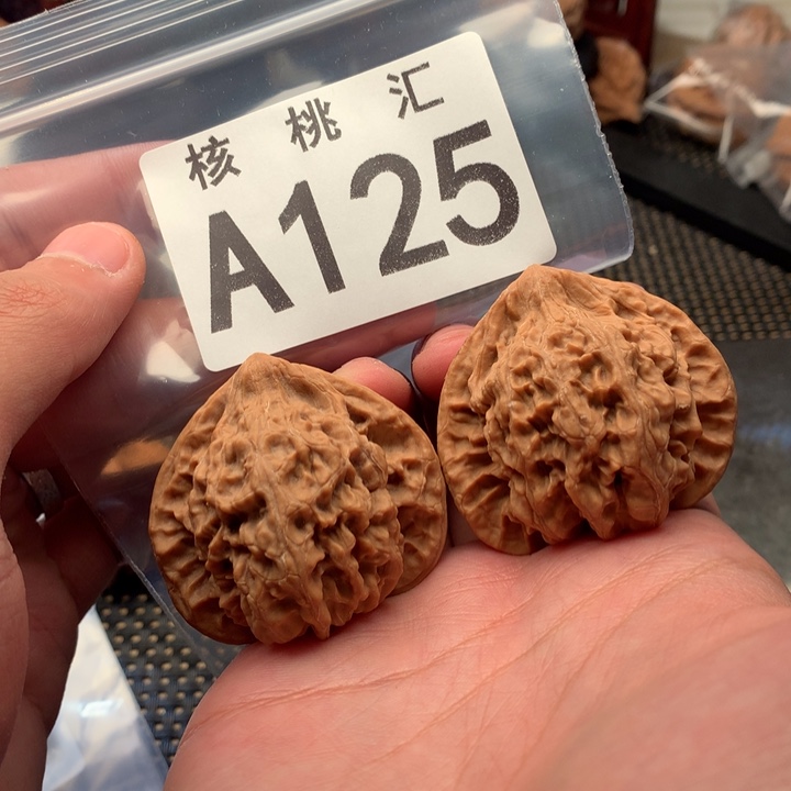 文玩核桃吊坠马蹄