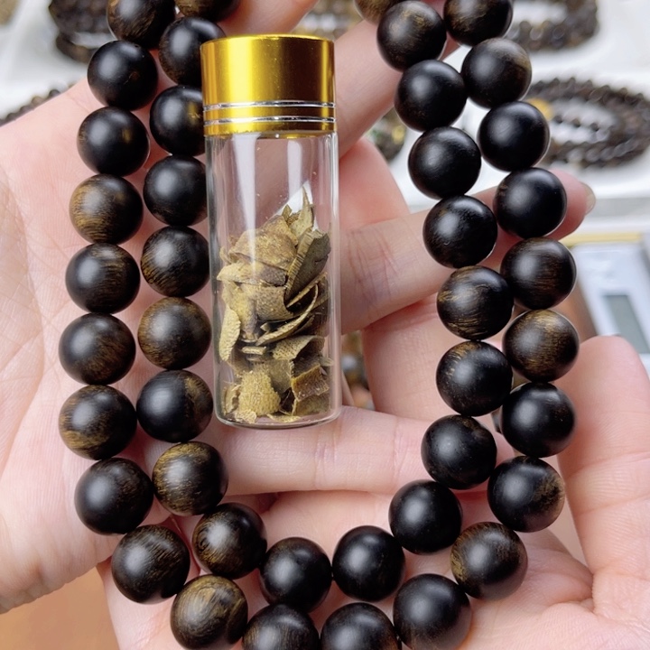 沉香沉香碎屑飞*皓➕越南芽庄白奇楠沉香瘤疤沉水老料