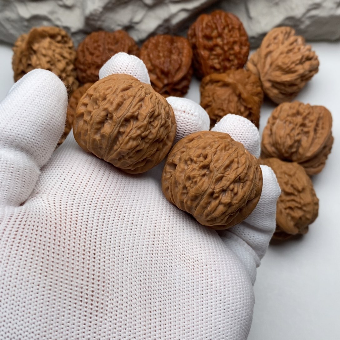 文玩核桃吊坠球桩正磨