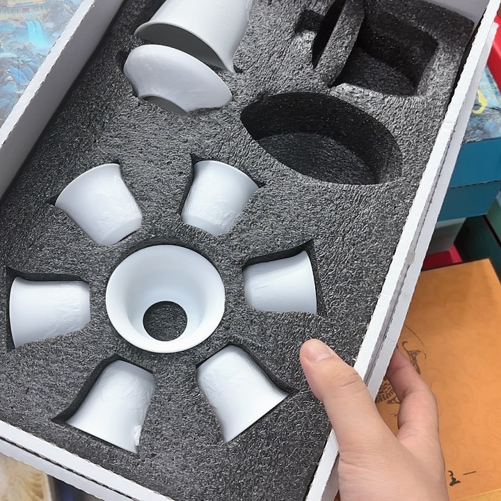 孤品茶具套装等。       