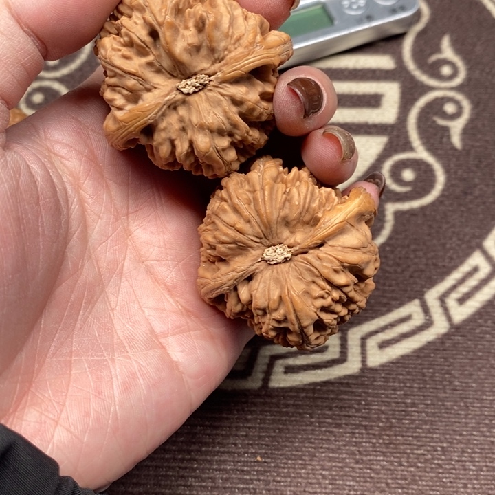 文玩核桃吊坠粗筋维修