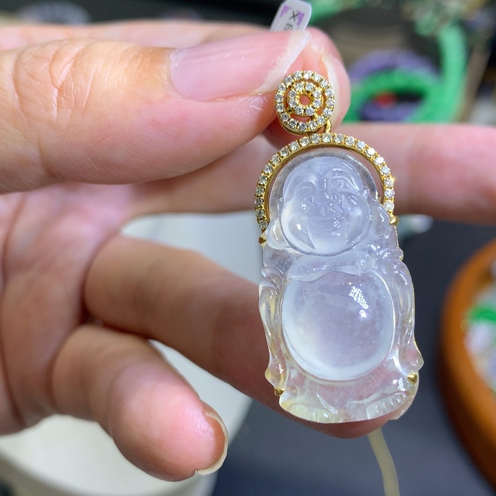 颈饰18K金镶嵌翡翠