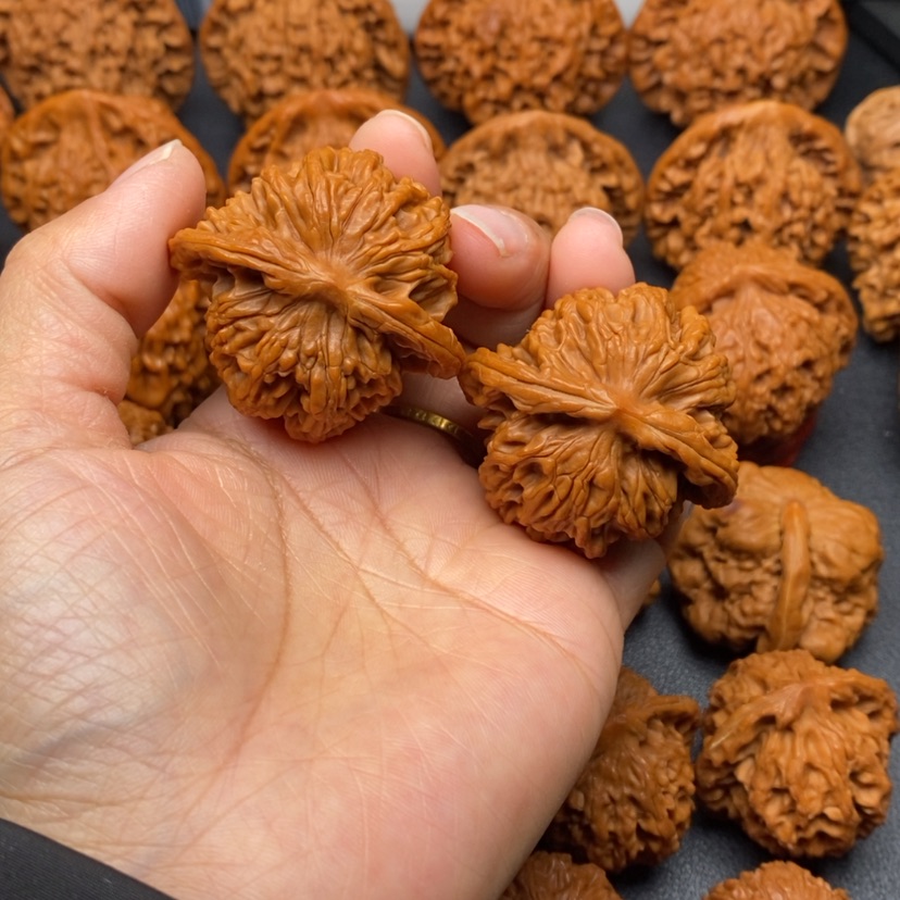 【闪购商品】文玩核桃把件虎头